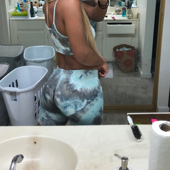 Tie dye 2 piece - Picture 2 of 3